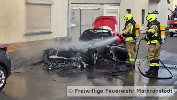 PKW - Fahrzeugbrand;