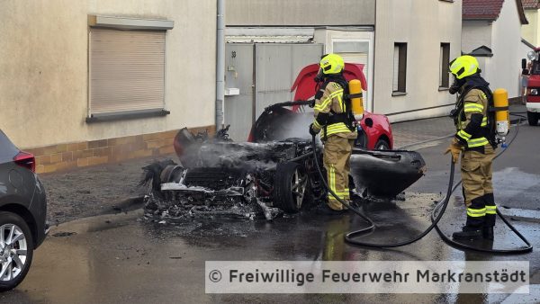 PKW - Fahrzeugbrand;
