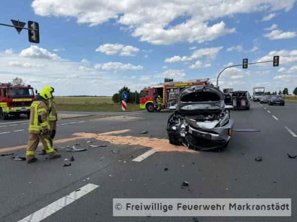 Verkehrsunfall mit zwei Fahrzeugen