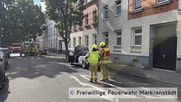 PKW - Fahrzeugbrand