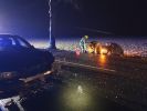 VU PKW - Fahrzeugbrand; PKW gegen Baum, 2x verletzt