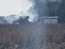Land-/Forstmaschine - Fahrzeugbrand; brennt Traktor auf Feld.