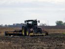 Land-/Forstmaschine - Fahrzeugbrand; brennt Traktor auf Feld.