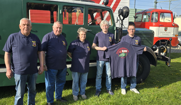 Neue Bekleidung f&uuml;r unsere Historik-Abteilung in Empfang genommen